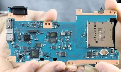 拆解佳能EOS R PCB電路板上的“小秘密”如何點(diǎn)燃攝影未來(lái)的期待